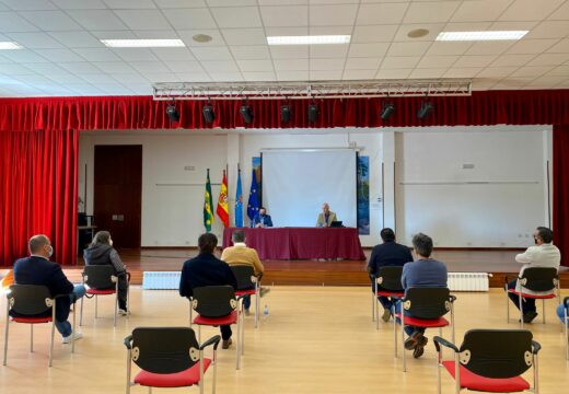 A Xunta asesora a técnicos e alcaldes dunha ducia de concellos coruñeses sobre a aplicación das novas directrices da paisaxe